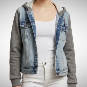 💙🩶 Maurice’s Hooded Jean Jacket w/Sweatshirt Sleeves and Hood XL